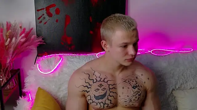 SterlingNoir online show from February 9, 2026, 8:51 am