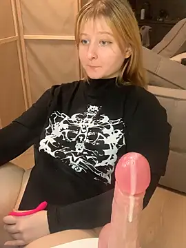 MargoPinky1 online show from June 15, 2026, 7:27 pm