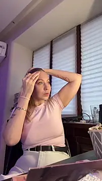 Snapshot of LovelyMiley chatting on February 27, 2026, 1:44 pm LovelyMiley online show from February 27, 2026, 1:44 pm