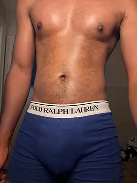 Warrendjoy974 online show from July 10, 2026, 7:34 am