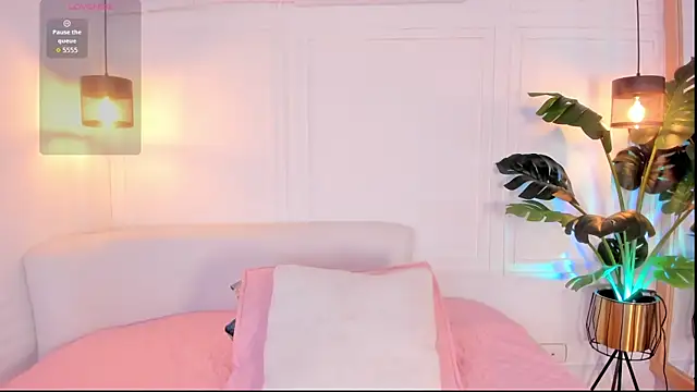 Nicole Whittee online show from April 13, 2026, 8:14 pm