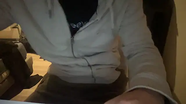 Snapshot of raoulbtnbois chatting on February 18, 2026, 1:40 pm raoulbtnbois online show from February 18, 2026, 1:40 pm