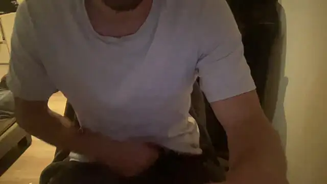 Snapshot of raoulbtnbois chatting on May 23, 2026, 5:50 pm raoulbtnbois online show from May 23, 2026, 5:50 pm