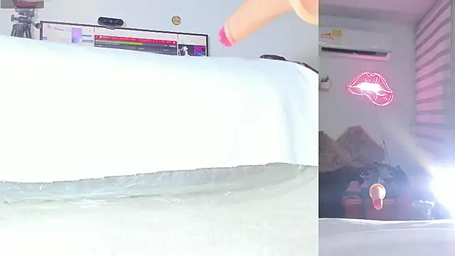 lana  kane   online show from April 18, 2026, 9:24 am