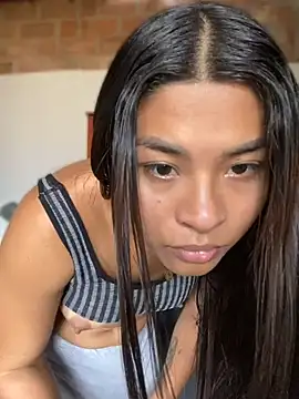 Snapshot of Romie_rous chatting on July 7, 2026, 2:54 pm Romie rous online show from July 7, 2026, 2:54 pm
