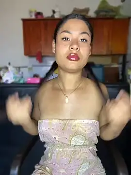 Snapshot of Romie_rous chatting on July 14, 2026, 3:07 pm Romie rous online show from July 14, 2026, 3:07 pm