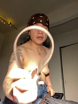 SimonMasseel online show from February 17, 2026, 5:52 pm