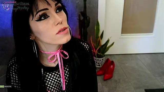 Snapshot of TigerBlazeFoxyMonkey chatting on May 1, 2026, 1:48 pm TigerBlazeFoxyMonkey online show from May 1, 2026, 1:48 pm