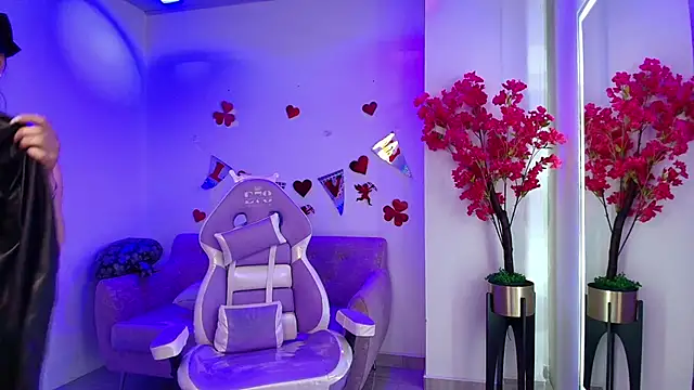 Alanna  scott online show from February 19, 2026, 3:35 am