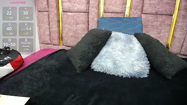 FRANCESCA LOVE  online show from April 11, 2026, 3:22 am