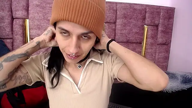 FRANCESCA LOVE  online show from May 21, 2026, 4:19 am