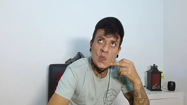 SkinnyDevil12 online show from February 16, 2026, 3:35 am