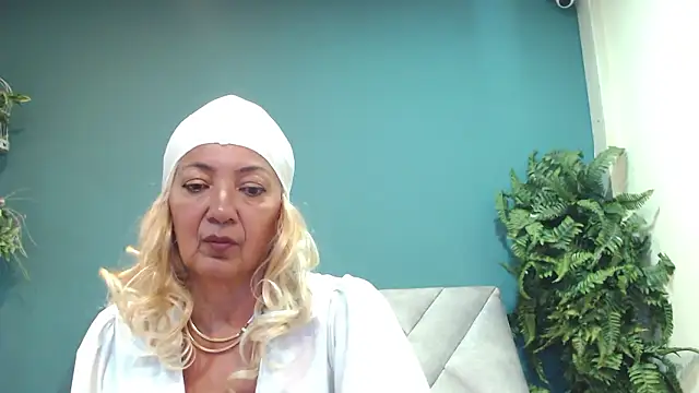 AmelieLux online show from March 12, 2026, 6:47 pm