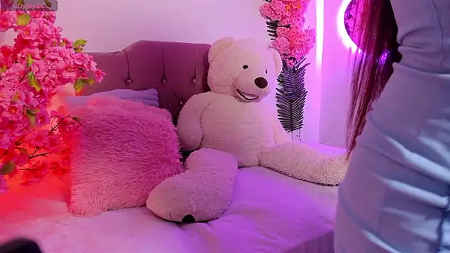 Snapshot of Eleanor_Park_ chatting on March 3, 2026, 3:45 am Eleanor Park online show from March 3, 2026, 3:45 am