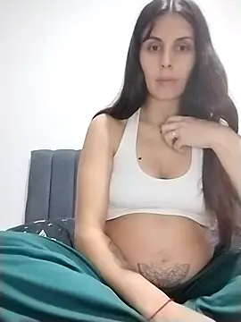 MAGNETICGIRLL91 online show from April 8, 2026, 1:11 pm