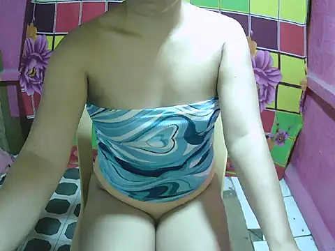 Snapshot of SweetHotBabe18 chatting on June 24, 2026, 12:42 am SweetHotBabe18 online show from June 24, 2026, 12:42 am