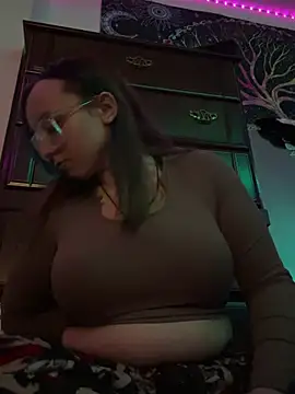 Snapshot of mommynxttie chatting on March 2, 2026, 9:16 am mommynxttie online show from March 2, 2026, 9:16 am