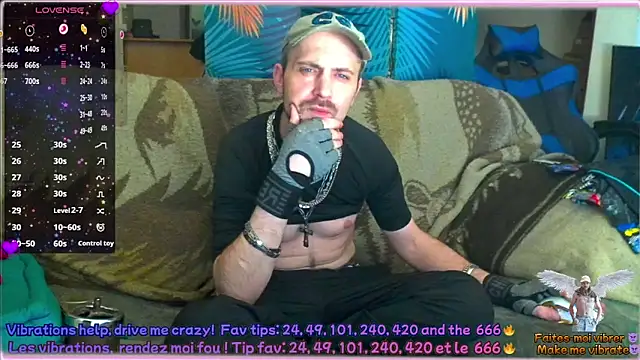 Snapshot of SwatRocShy chatting on February 26, 2026, 7:35 pm SwatRocShy online show from February 26, 2026, 7:35 pm