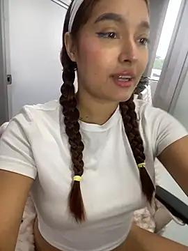 Snapshot of Emily_Harpeer chatting on February 12, 2026, 11:38 am Emily Harpeer online show from February 12, 2026, 11:38 am