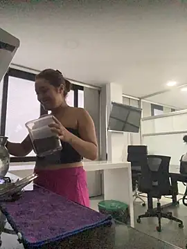 Snapshot of Emily_Harpeer chatting on February 22, 2026, 11:31 am Emily Harpeer online show from February 22, 2026, 11:31 am