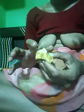 Komal4050 online show from March 5, 2026, 1:07 pm