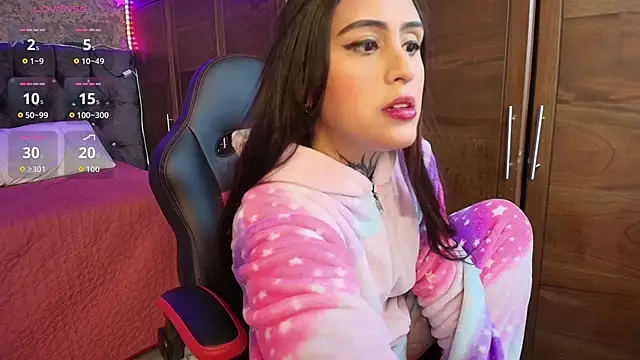 sarah escobarr online show from February 28, 2026, 1:56 pm