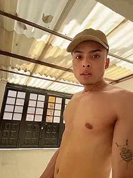 Snapshot of Eros_lee chatting on February 12, 2026, 3:40 pm Eros lee online show from February 12, 2026, 3:40 pm