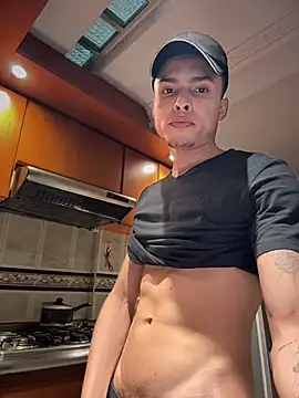 Snapshot of Eros_lee chatting on February 16, 2026, 9:11 pm Eros lee online show from February 16, 2026, 9:11 pm