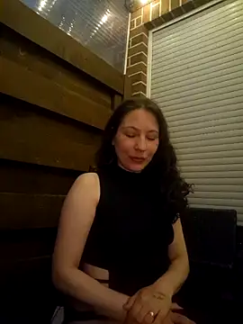 Lolahottele online show from June 6, 2026, 8:24 pm
