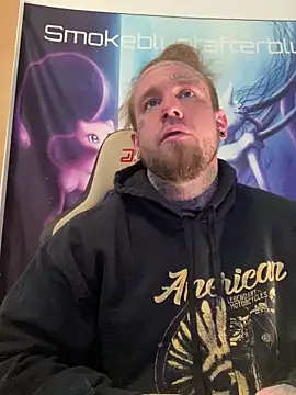 Snapshot of Smokebluntafterblunt chatting on February 9, 2026, 3:16 pm Smokebluntafterblunt online show from February 9, 2026, 3:16 pm