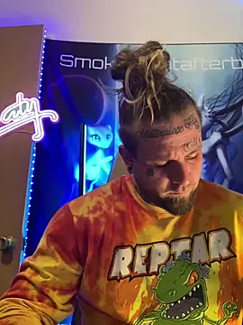 Snapshot of Smokebluntafterblunt chatting on February 17, 2026, 11:55 pm Smokebluntafterblunt online show from February 17, 2026, 11:55 pm