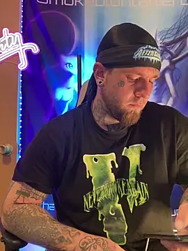 Snapshot of Smokebluntafterblunt chatting on February 21, 2026, 3:35 pm Smokebluntafterblunt online show from February 21, 2026, 3:35 pm