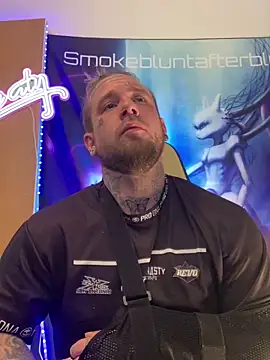 Smokebluntafterblunt online show from March 9, 2026, 6:45 pm