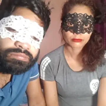 Unknownscouple online show from May 5, 2026, 5:15 am