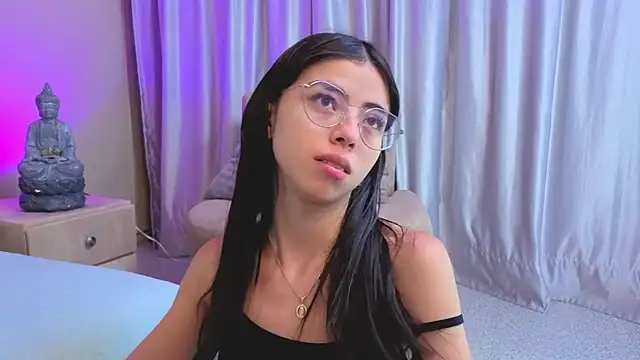 Snapshot of Mia_Naive chatting on April 28, 2026, 11:37 am Mia Naive online show from April 28, 2026, 11:37 am