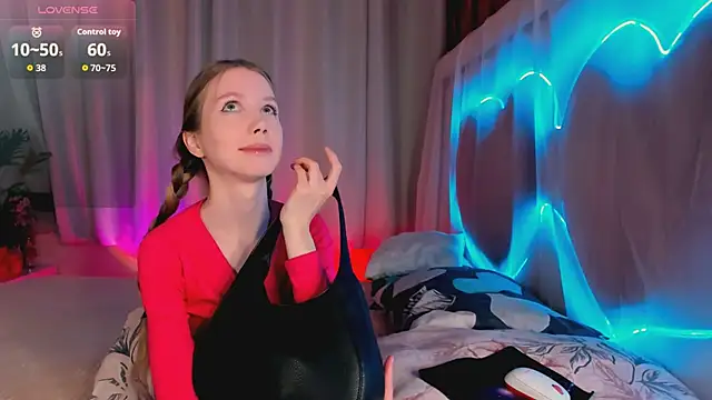 lada2k4 online show from March 19, 2026, 5:44 am