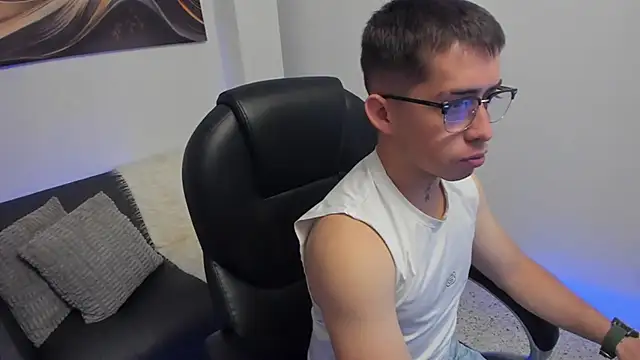 Snapshot of Tommas_Jhonson chatting on February 22, 2026, 3:51 am Tommas Jhonson online show from February 22, 2026, 3:51 am