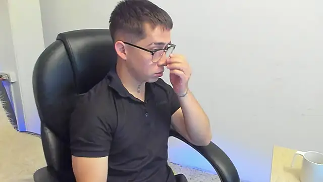 Snapshot of Tommas_Jhonson chatting on February 24, 2026, 3:37 am Tommas Jhonson online show from February 24, 2026, 3:37 am