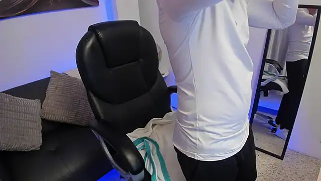 Snapshot of Tommas_Jhonson chatting on February 27, 2026, 3:50 am Tommas Jhonson online show from February 27, 2026, 3:50 am