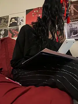 Snapshot of LadyKitsune chatting on March 4, 2026, 4:07 am LadyKitsune online show from March 4, 2026, 4:07 am