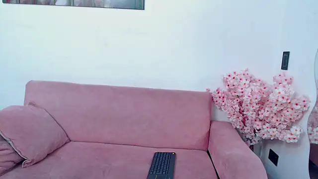 Snapshot of Kitty_f00x chatting on April 29, 2026, 8:59 pm Kitty f00x online show from April 29, 2026, 8:59 pm