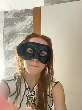 Snapshot of seluna_baby chatting on February 18, 2026, 7:32 pm seluna baby online show from February 18, 2026, 7:32 pm