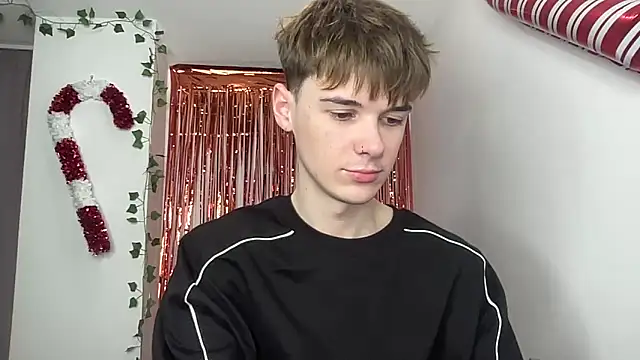 Snapshot of YourMilkyGuy chatting on February 10, 2026, 4:22 pm YourMilkyGuy online show from February 10, 2026, 4:22 pm