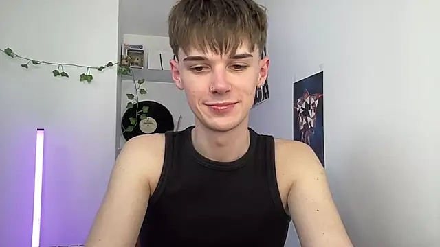 Snapshot of YourMilkyGuy chatting on May 11, 2026, 3:18 pm YourMilkyGuy online show from May 11, 2026, 3:18 pm