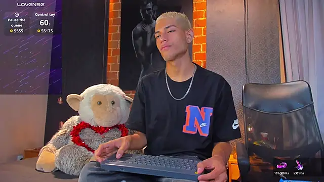 Snapshot of ItsZairen chatting on February 19, 2026, 5:58 am ItsZairen online show from February 19, 2026, 5:58 am