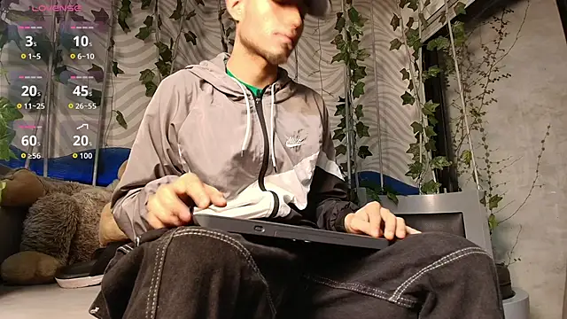 ItsZairen online show from May 24, 2026, 3:44 am