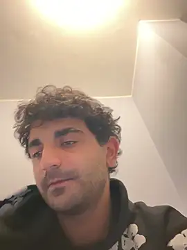 Snapshot of elia2711 chatting on February 26, 2026, 7:02 pm elia2711 online show from February 26, 2026, 7:02 pm