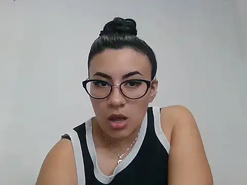 Agusgold22 online show from April 1, 2026, 5:32 pm