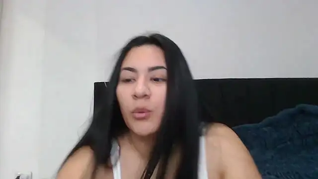Agusgold22 online show from June 10, 2026, 1:32 pm