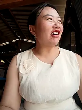 lisn-cute online show from March 31, 2026, 1:51 am